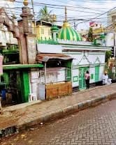 कोलकाता एयरपोर्ट का 136 साल पुराना मस्जिद बना सुरक्षा और विस्तार में बाधा