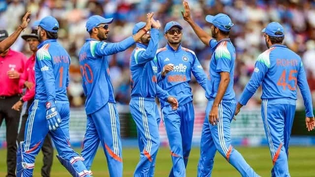 पहले वनडे में भारत की 6 विकेट से शानदार जीत; सीरीज में बनाई बढ़त