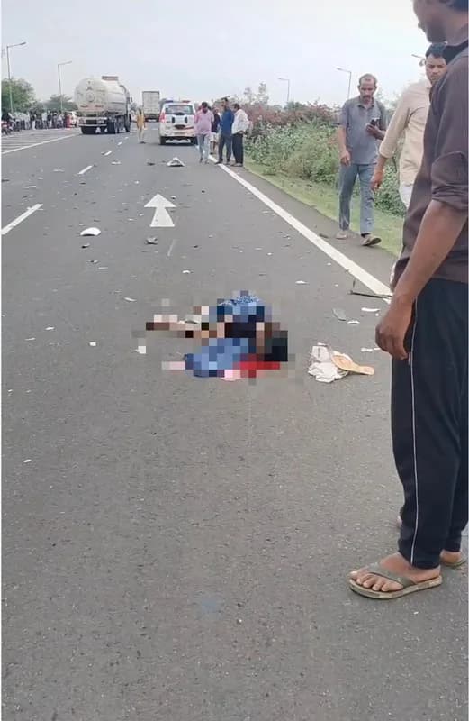 Guna-Gwalior Highway Tragic Accident: Husband, Wife, and Innocent Child on Bike Die