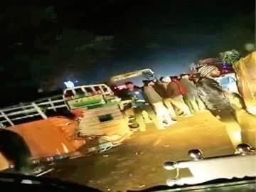 भोपाल में बाढ़ का पानी बहा ले गया ट्रैक्टर, चालक बाल-बाल बचा