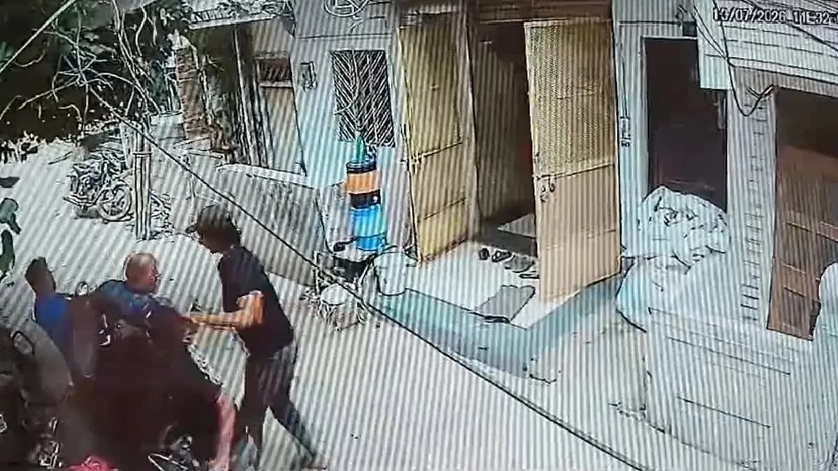 बैरागढ़ में कपड़ा व्यापारी पर चाकू से नृशंस हमला, शहर में दहशत