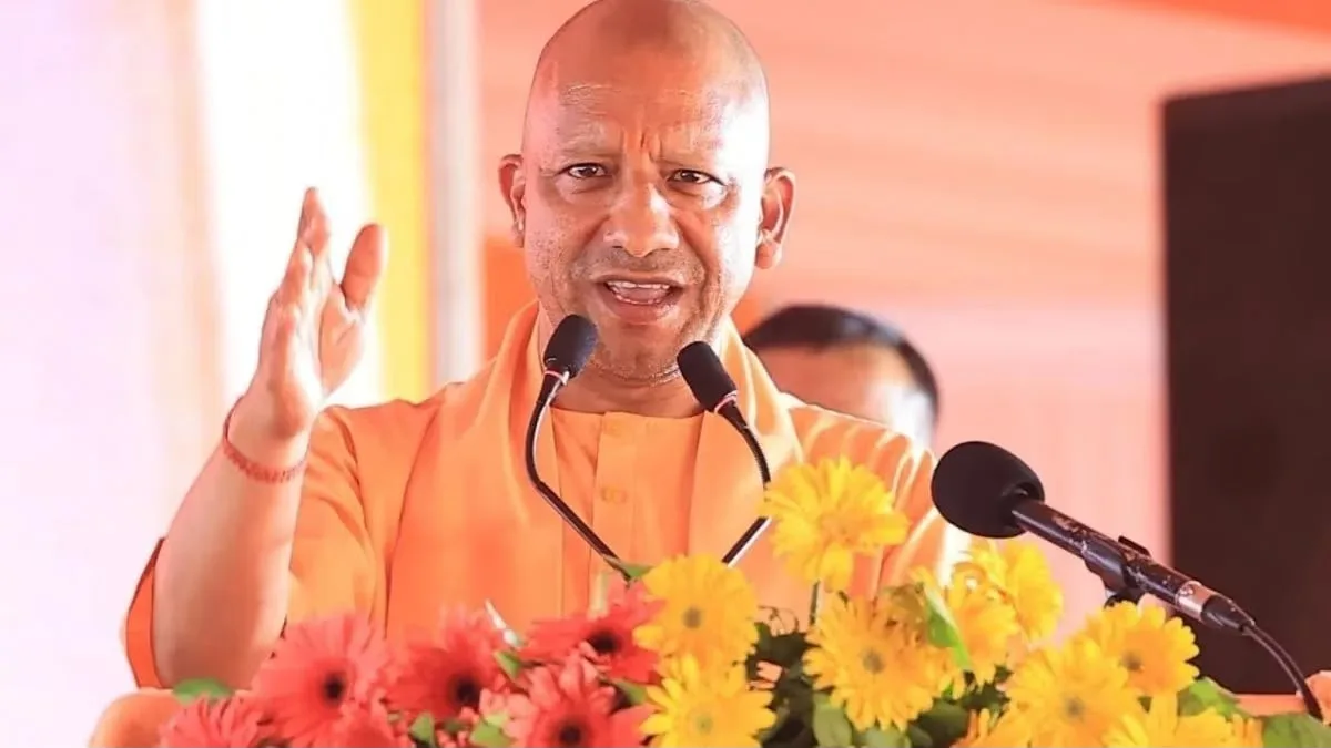 अयोध्या नमाज विवाद पर योगी आदित्यनाथ का सपा-कांग्रेस पर तीखा हमला
