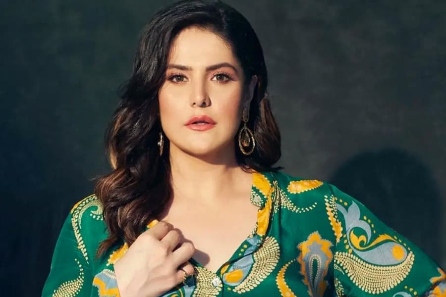 Zareen Khan's Heartfelt Tribute to Her Mother After Passing
