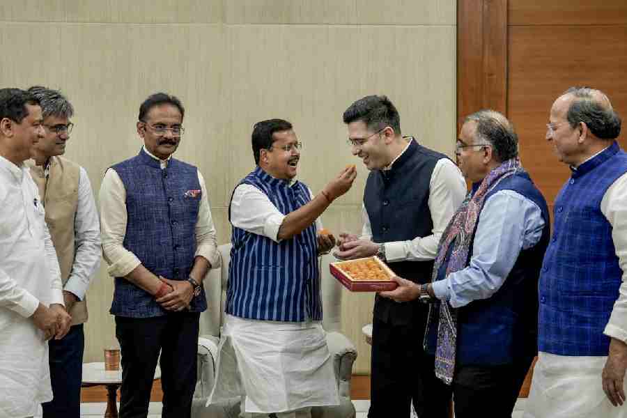 AAP Suffers Major Split: Chadha, Key MPs Defect to BJP