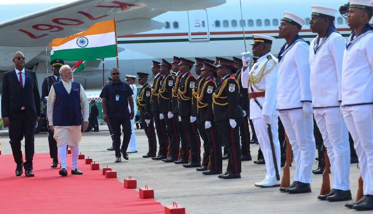 पीएम मोदी को सेशेल्स में मिला भव्य स्वागत, हिंद महासागर के संबंधों को मिला बल