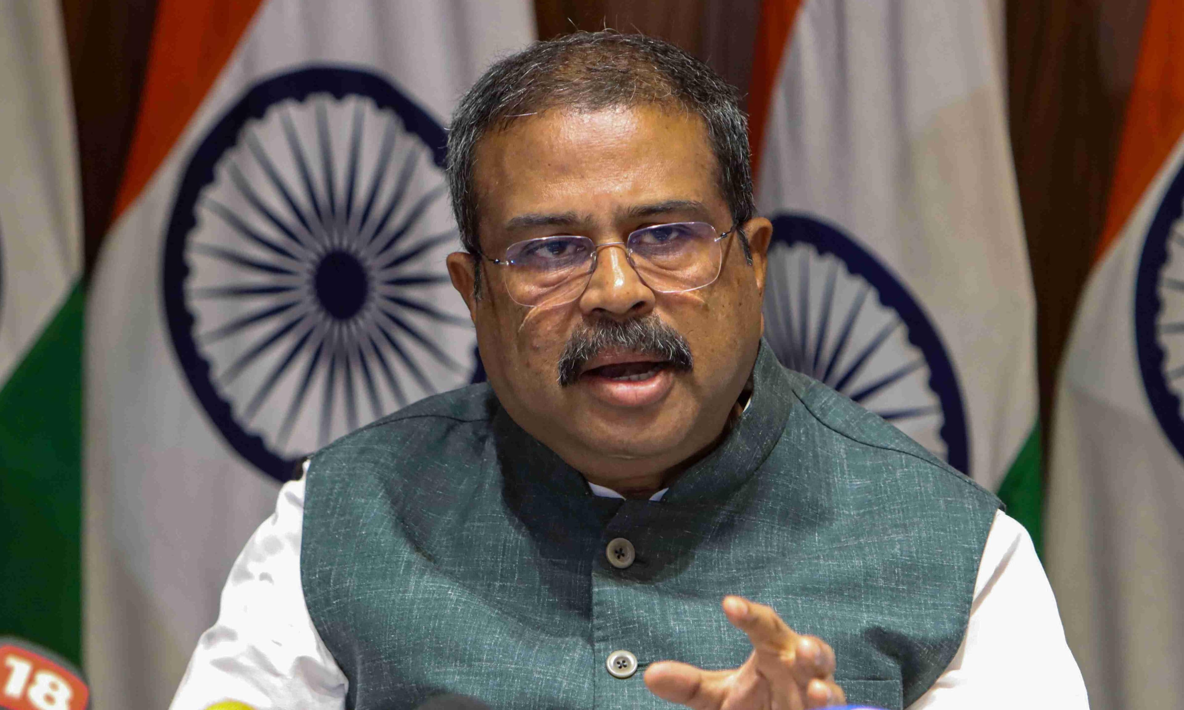 NEET पेपर लीक मामले में धर्मेंद्र प्रधान ने मानी 'कमान में चूक', पुन: परीक्षा की घोषणा