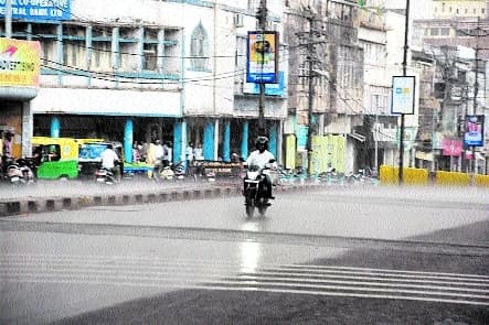 भोपाल में प्री-मॉनसून बारिश से मिली ठंडक: तापमान 35-36°C तक गिरा